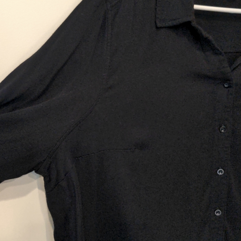 Torrid Button Top - Picture 6 of 7